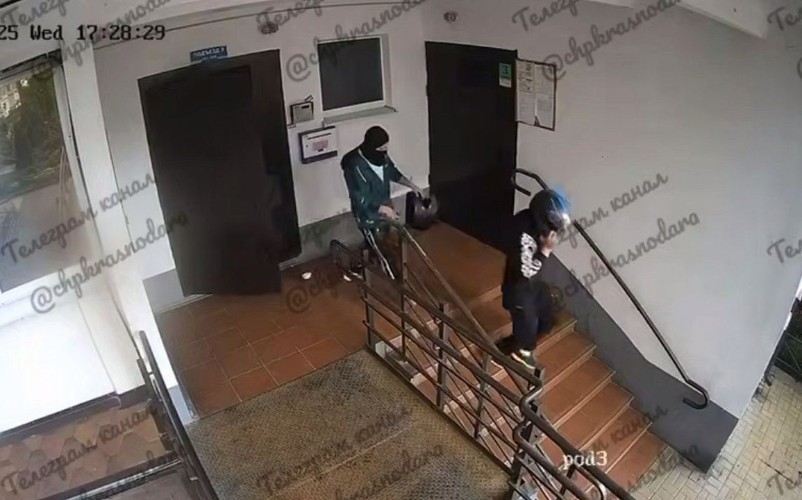 Били молотком по голове: двое в балаклавах напали на жителя Краснодара