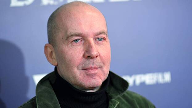 Уже 25 лет счастлив со своей единственной супругой актер Кирилл Полухин. Как он 