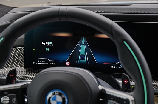 BMW 7 серии получит продвинутый автопилот за полмиллиона рублей