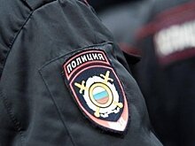 В Казани мужчина с мачете изрубил автомобиль