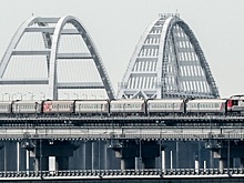 Пробка перед Крымским мостом со стороны Кубани снова выросла