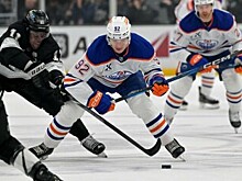 В The Hockey Writers отметили работу Подколзина в этом сезоне: неутомимая «собака» «Ойлерз»