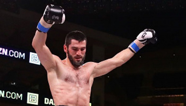 СМИ: У Бетербиева новая дата боя. Власов и Саламов подерутся в андеркарде