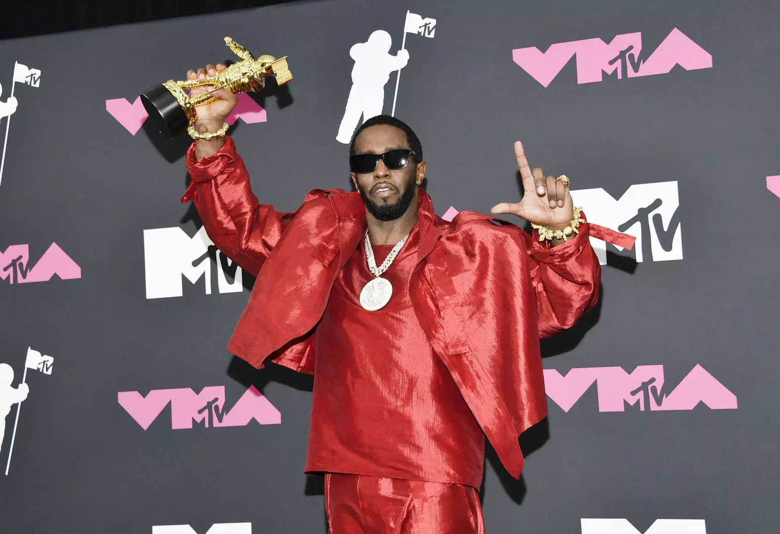 Жизнь моего сына рушится на глазах: мать P.Diddy публично заступилась за обвиняемого в торговле людьми рэпера