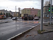 На Советском проспекте из-за столкновения двух мусоровозов образовалась пробка