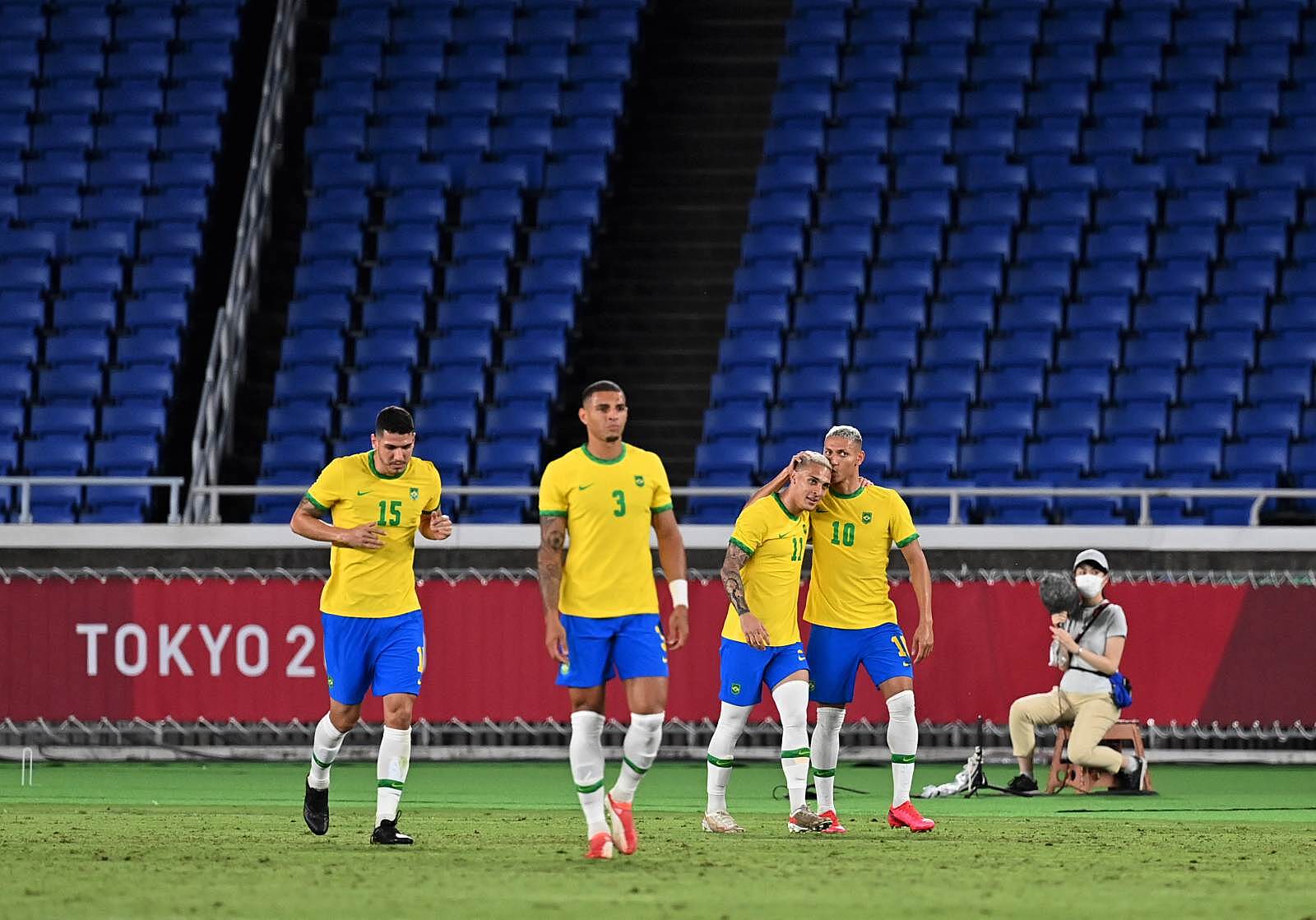 Бразилия отпраздновала волевую победу над Венесуэлой
