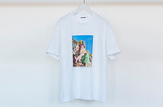 Jil Sander и фотограф Марио Сорренти выпустили капсульную коллекцию футболок
