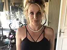 Спирс захотела освободиться из-под опеки отца