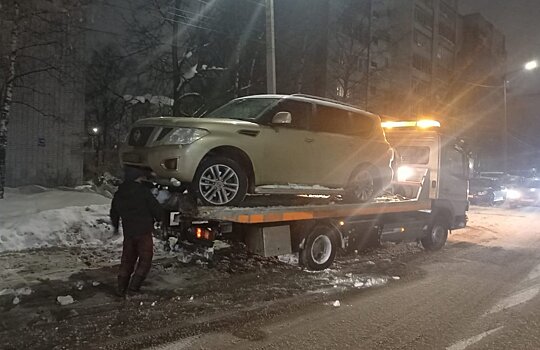 У хозяина автосервиса в Юрьянском районе забрали автомобиль за долги фирмы
