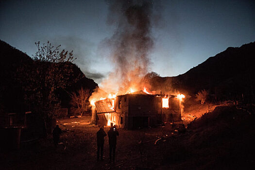 В Ачинске мужчина поджог строение, принадлежавшее другу