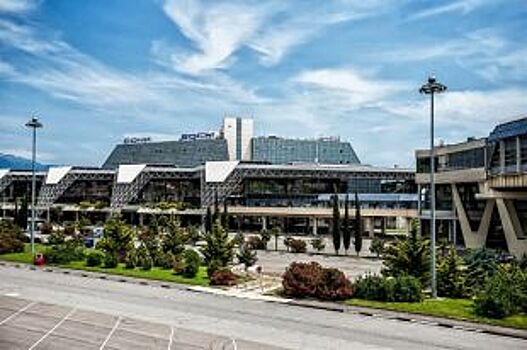 В сочинском аэропорту на вылет задержаны четыре рейса
