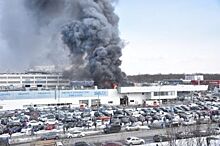 В Петербурге временно закрыли на ремонт автоцентр "Рольф", где произошел пожар
