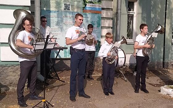 В Пронске призывника-музыканта провожали в армию песней «Прощание славянки»