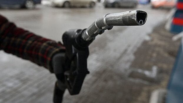 Эксперт допустил рост цен на бензин в январе из-за увеличения налогов и акцизов на 7-8%
