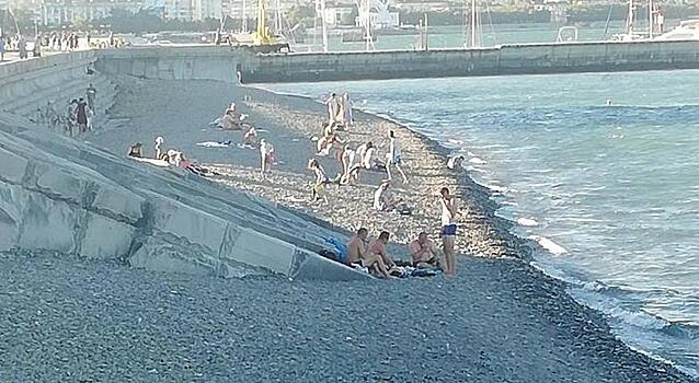 Новороссийцы возмущены вандальным поведением туристов на мемориале "Малая Земля"