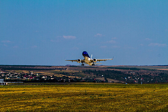 Компания Air Moldova объяснила Sputnik массовые задержки рейсов
