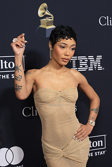 Рэп-исполнительница Coi Leray блистала на "Грэмми" в полупрозрачном платье