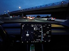 В суде над водителем Tesla увидели противостояние человека и машины
