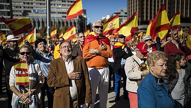 Эксперт рассказал о снижении турпотока в Каталонию после референдума
