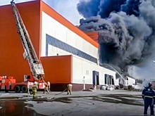 На Урале загорелся научно-производственный комплекс на площади 3 тысячи "квадратов"