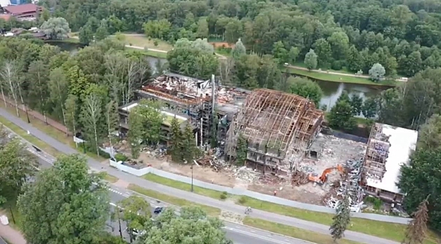 Спорткомплекс в Приморском парке Победы демонтируют с особой осторожностью