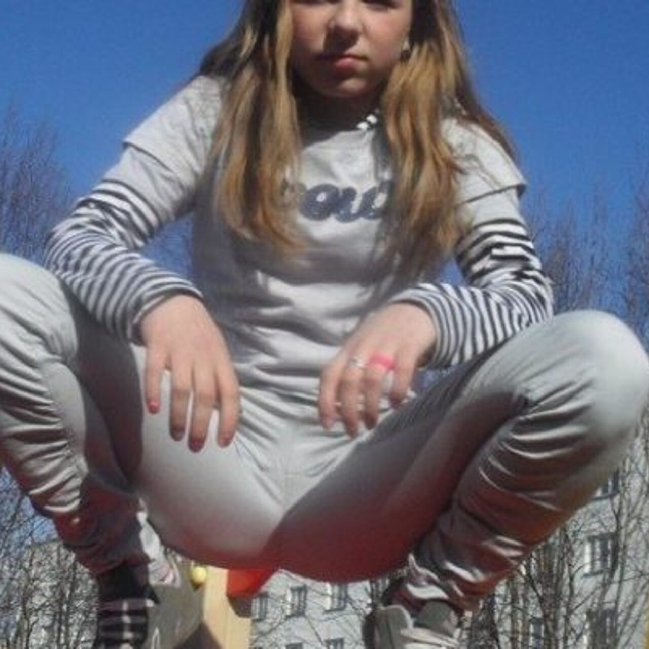 в колготках на корточках Пацанки с района»: 12 фото серьезных гопниц - Рамблер/новости