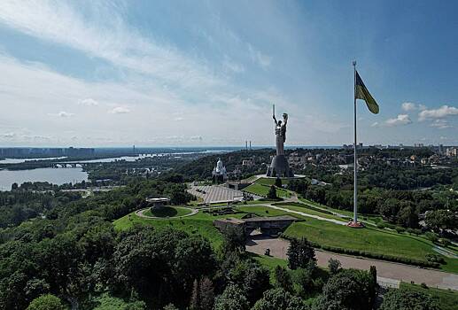 Памятник Гагарину запланировали снести в Киеве