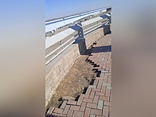 Брусчатка провалилась на Нижне-Волжской набережной
