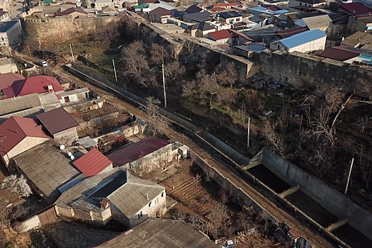 В Дербенте начали благоустройство ландшафтного парка у крепостной стены
