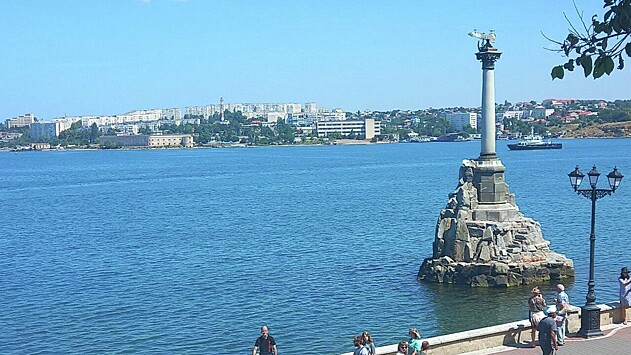 В Севастополе остановили движение морского пассажирского транспорта