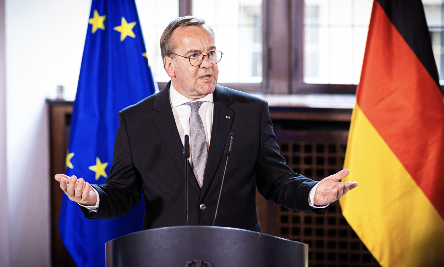 Писториус: ФРГ работает над деталями гарантий безопасности для Украины