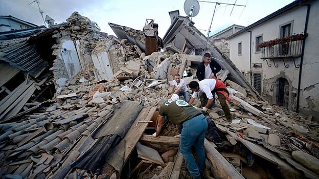 После землетрясения в Италии пропали без вести 100 человек