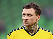 Экс-футболист Мамаев устроил дебош в самолете