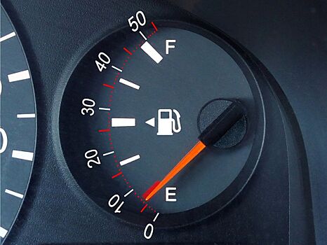 Британские водители заплатят 400 000 рублей за пустой топливный бак