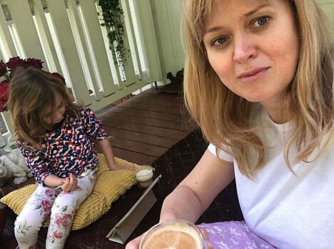 Анна Михалкова опубликовала редкие фото с дочерью в день ее рождения