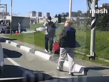 Пробка парализовала движение к аэропорту в Адлере, десятки туристов опоздали на рейсы