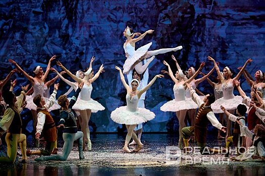 XXXVIII Нуриевский фестиваль открылся "Лебединым озером", а закроется "Войной и миром"