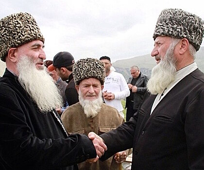 Почему мусульмане оставляют бороду, но бреют усы