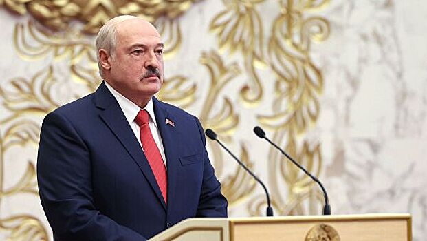 Лукашенко назвал санкции Украины "позорными подвякиваниями"