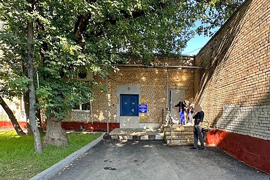 Появилось первое фото с места вооруженного налета на отделение почты в Москве