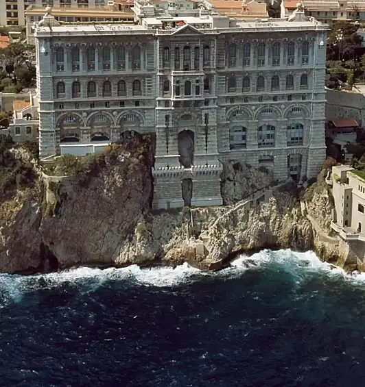 Княжеский дворец, Монако – Штормовой предел.