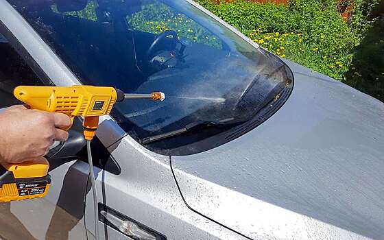 Недорогие мини-мойки: какая точно отмоет машину?