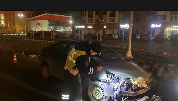 В Екатеринбурге женщина-водитель вылетела через лобовое стекло и погибла