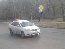 Таксист сбил велосипедиста на ОбьГЭСе: мальчик выхватил свой велосипед и убежал