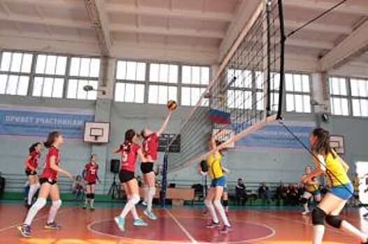 В Новотроицке при поддержке Металлоинвеста прошел турнир по волейболу