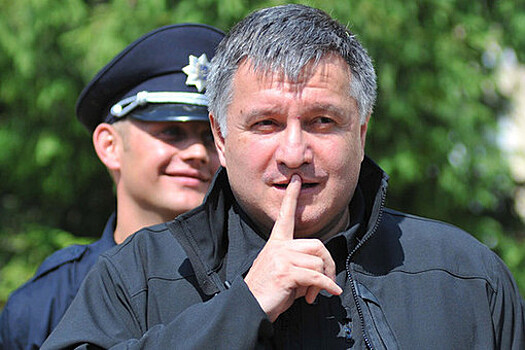 Авакова допросили по делу о покушении на Януковича