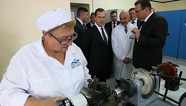 Медведев ознакомился с возможностями лабораторий Красногорского колледжа