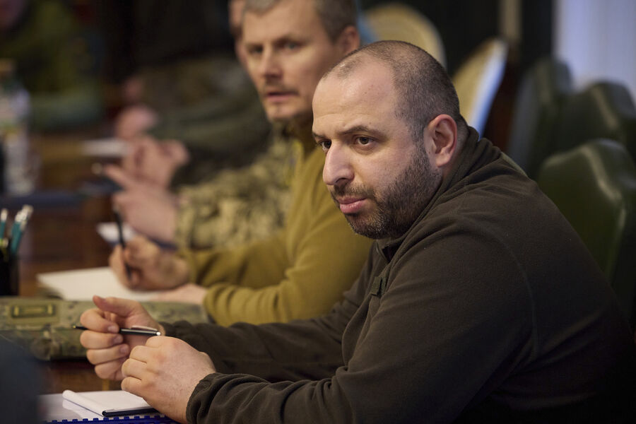 В Раде назвали причину внезапного отъезда Умерова за границу