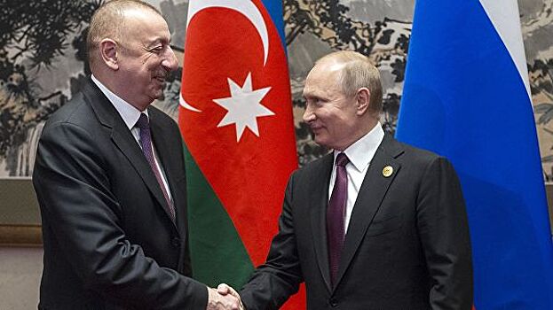 Путин поздравил президента Азербайджана с Днем республики