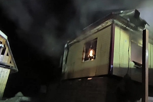 Подросток пострадал в Горно-Алтайске, вынося братьев из горящего дома